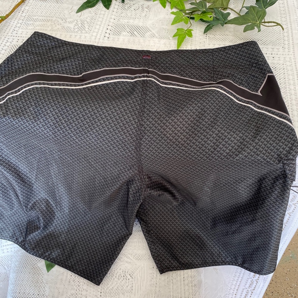 Men work out or swim short
